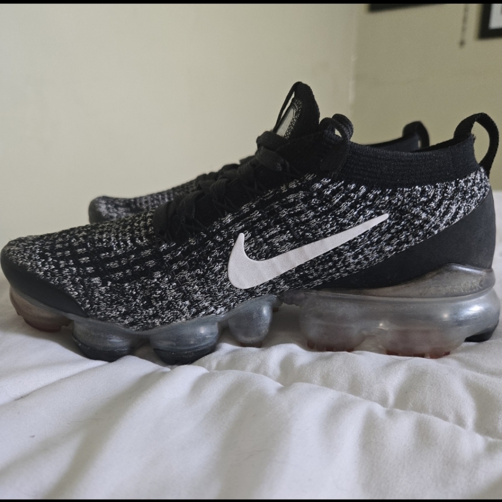 Nike Black and White VaporMax Flyknit Shoes